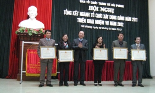 Hải Phòng tổng kết công tác tổ chức xây dựng đảng năm 2011, triển khai nhiệm vụ năm 2012